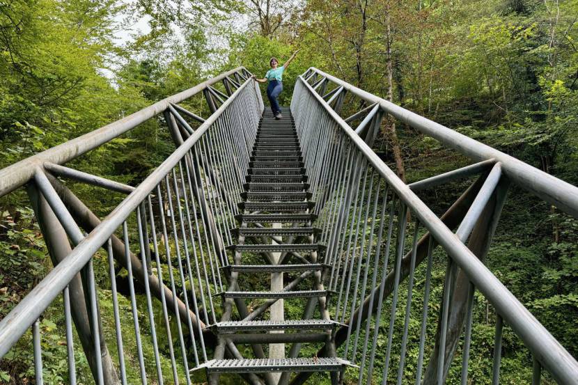 Rundwanderweg am Maisberg: Gipfel, Schmiedekunst und versteckte Höhlen