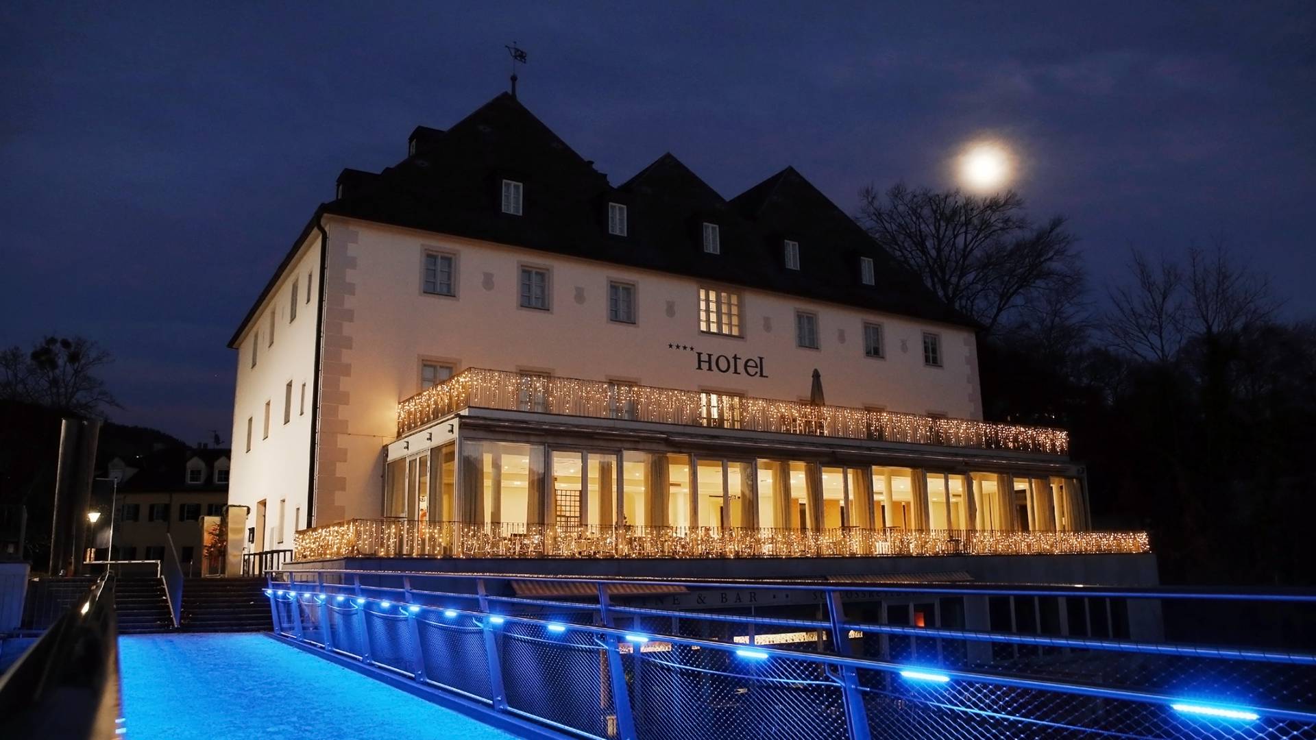 Das Schloss an der Eisenstrasse Nacht